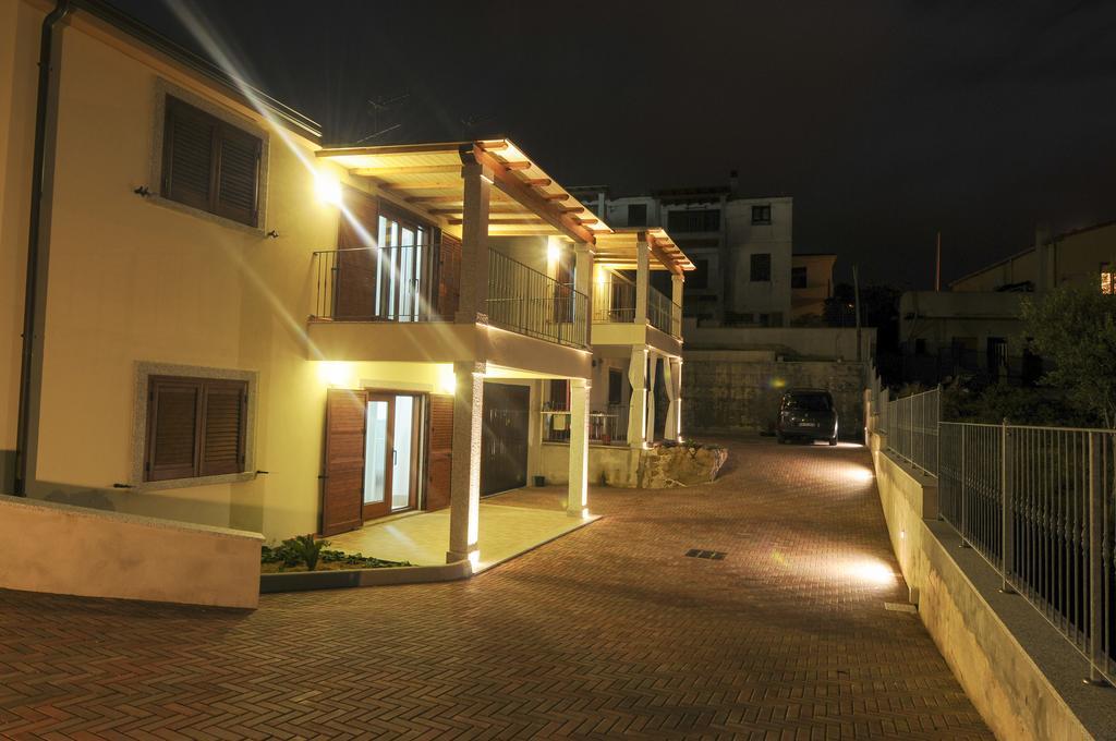 Gf Apartments Li Seddi บาเดซี ภายนอก รูปภาพ