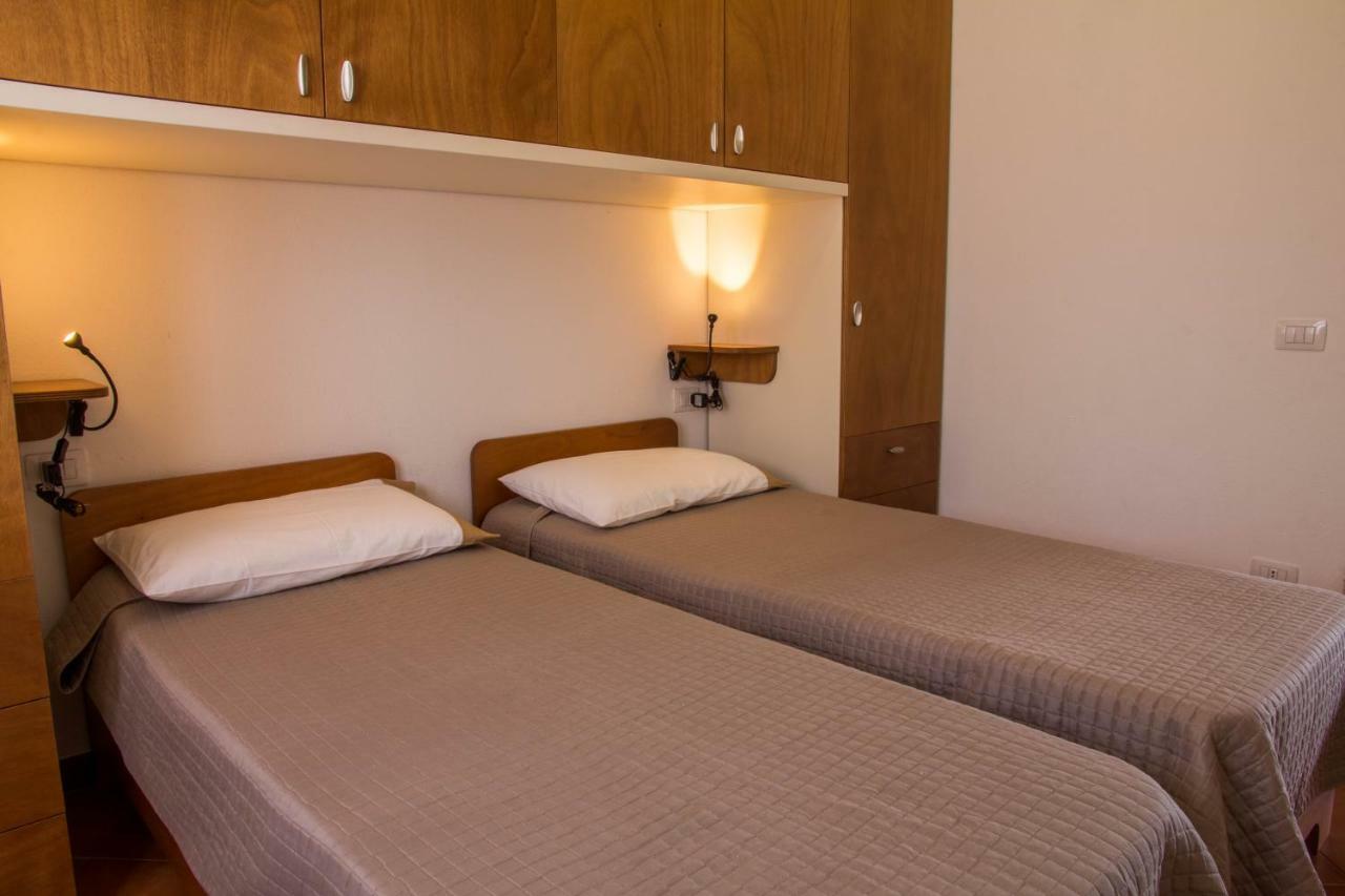 Gf Apartments Li Seddi บาเดซี ภายนอก รูปภาพ
